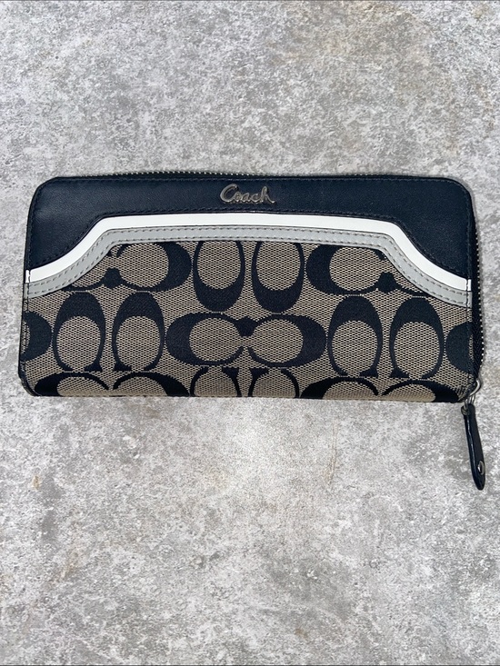 Coach Handbags - Coach Y2K Ashley SignatureWallet EUC